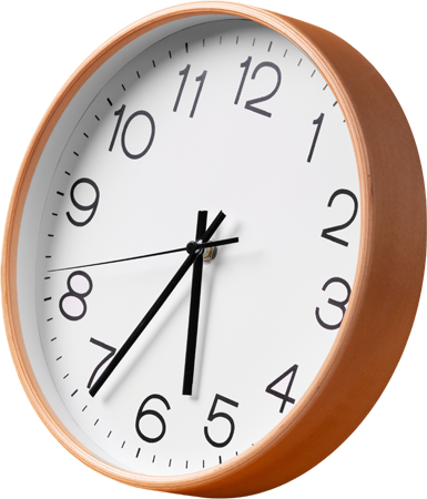 Wanduhr mit etwa 6:35 Uhr